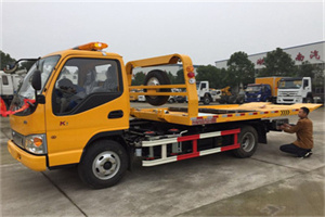 和布克赛尔哪里有拖车服务