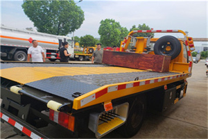 和布克赛尔附近拖车电话号码服务