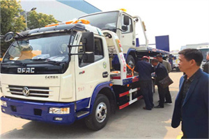 和布克赛尔汽车道路救援拖车价格